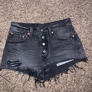 black levi’s shorts